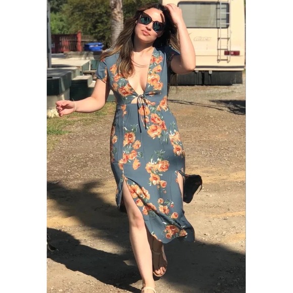 Lulus Dresses & Skirts - Lulus 19G Best Day of My Life Dusty Sage Floral‎ Print Midi Dress Tie Front XL